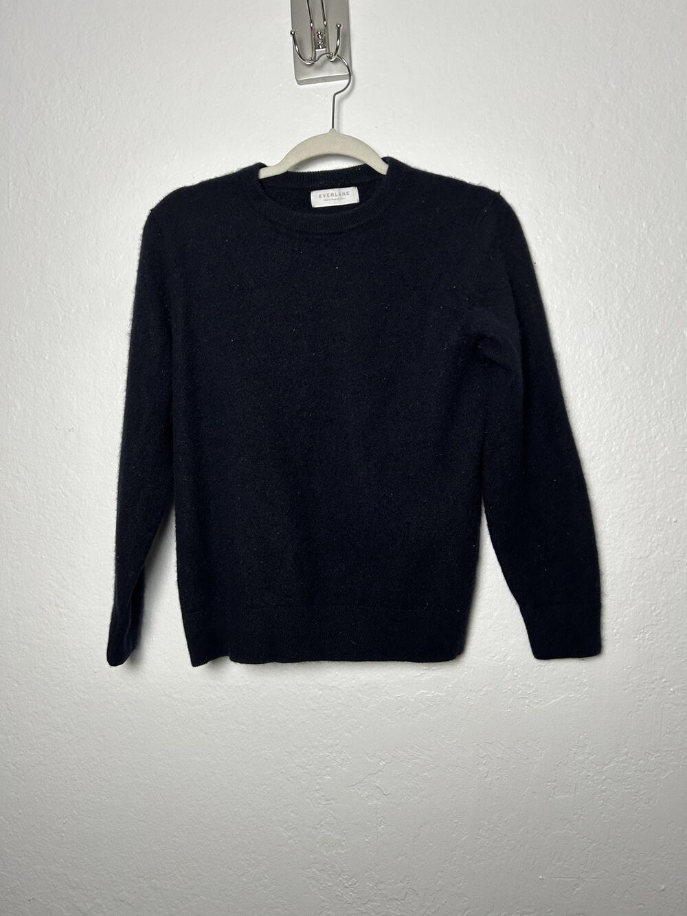 Everlane The Classic Crew Black Cashmere Sweater Quiet Luxury Size Large